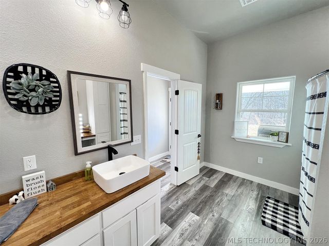 11457 N 510 Road, Tahlequah, OK 74464