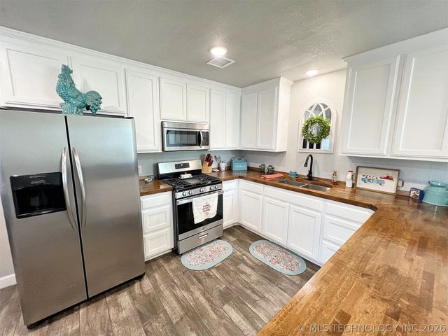 11457 N 510 Road, Tahlequah, OK 74464