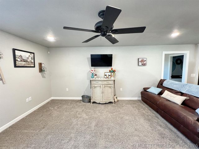 11457 N 510 Road, Tahlequah, OK 74464