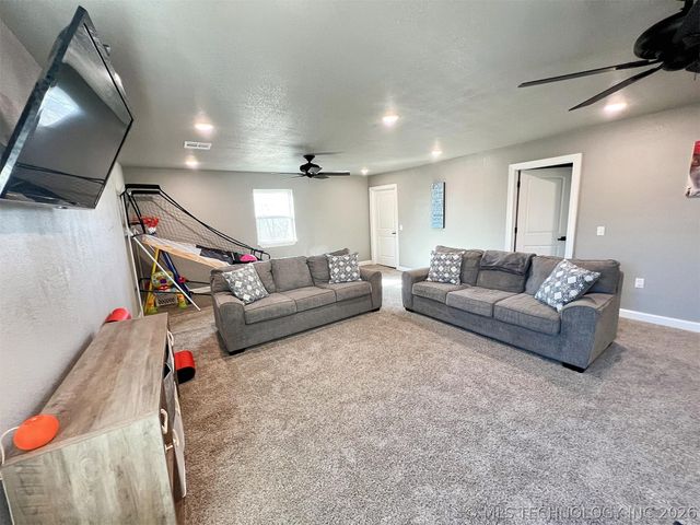 11457 N 510 Road, Tahlequah, OK 74464