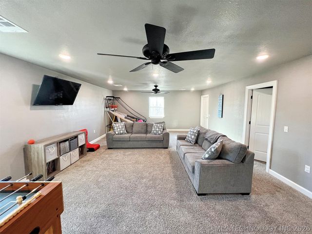 11457 N 510 Road, Tahlequah, OK 74464