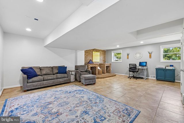 904 HORIZON RD, Mount Airy, MD 21771
