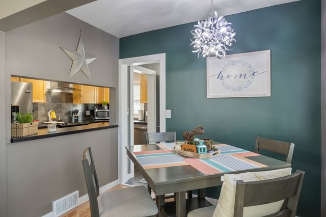 6008 Carpenter Avenue, Des Moines, IA 50311