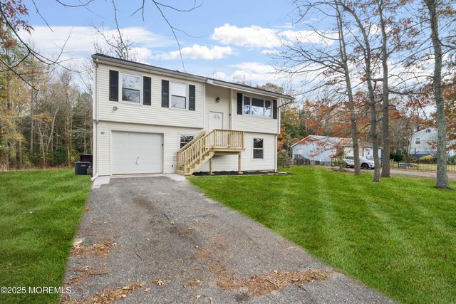 137 Red Bank Avenue, Bayville, NJ 08721