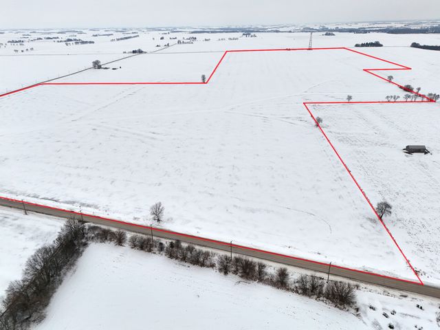 497 Timber Creek Road, Dixon, IL 61021