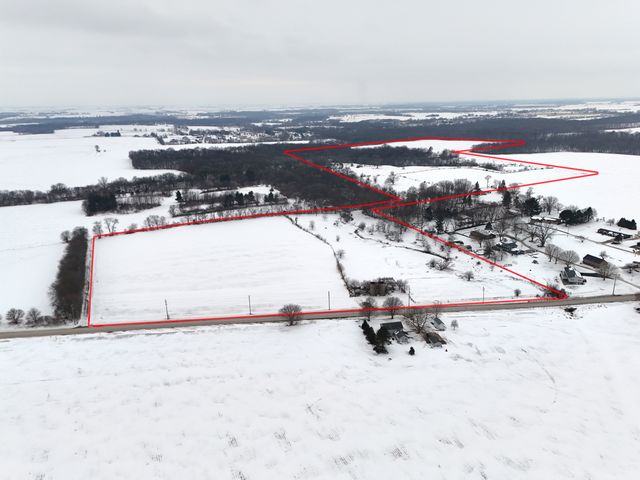 497 Timber Creek Road, Dixon, IL 61021