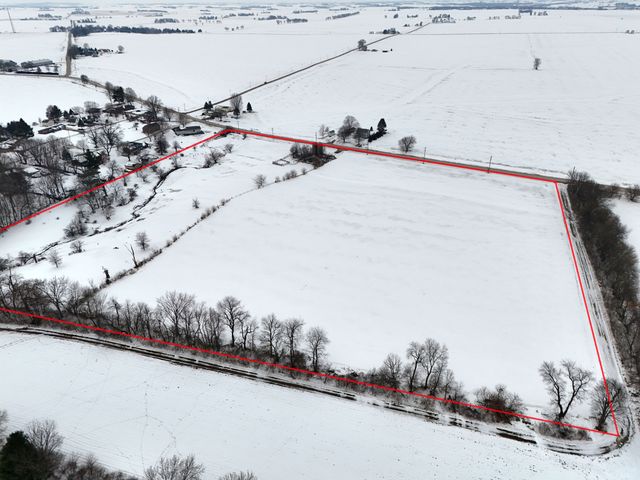 497 Timber Creek Road, Dixon, IL 61021