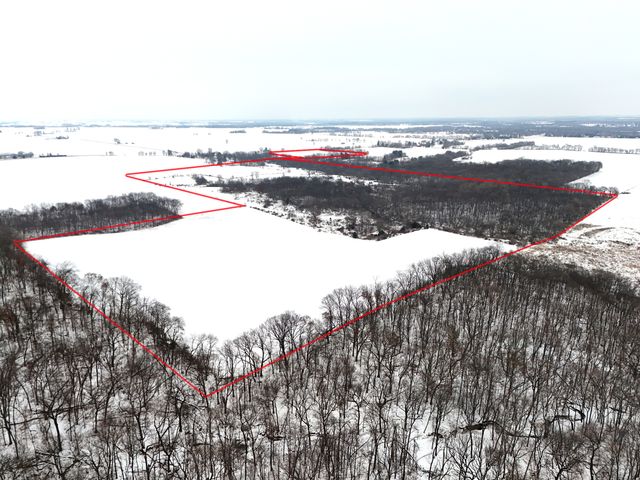 497 Timber Creek Road, Dixon, IL 61021