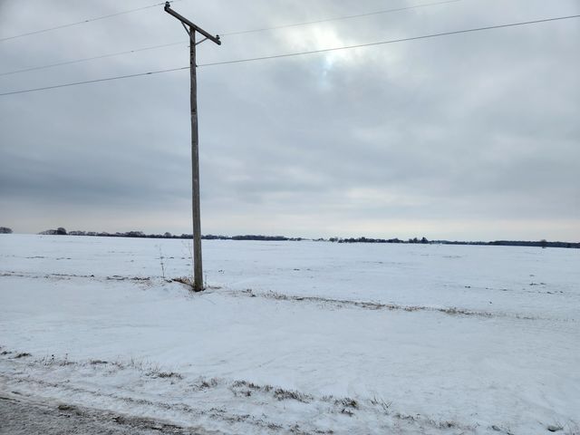 497 Timber Creek Road, Dixon, IL 61021