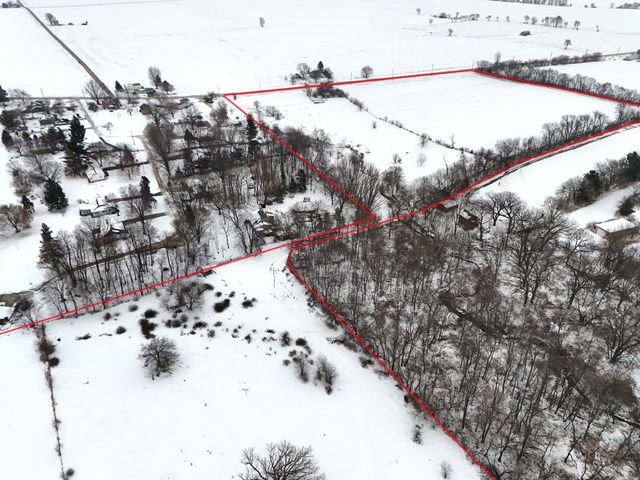 497 Timber Creek Road, Dixon, IL 61021