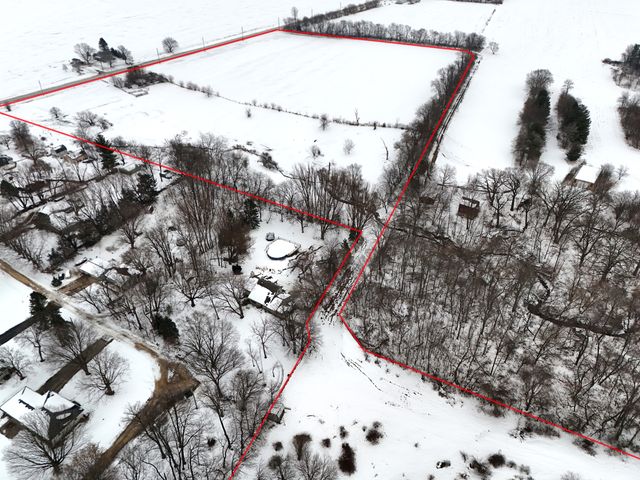 497 Timber Creek Road, Dixon, IL 61021