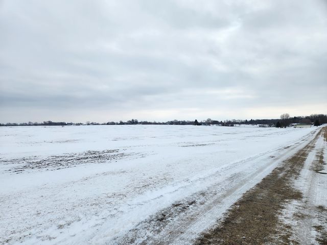 497 Timber Creek Road, Dixon, IL 61021