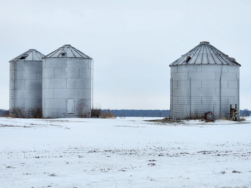 497 Timber Creek Road, Dixon, IL 61021