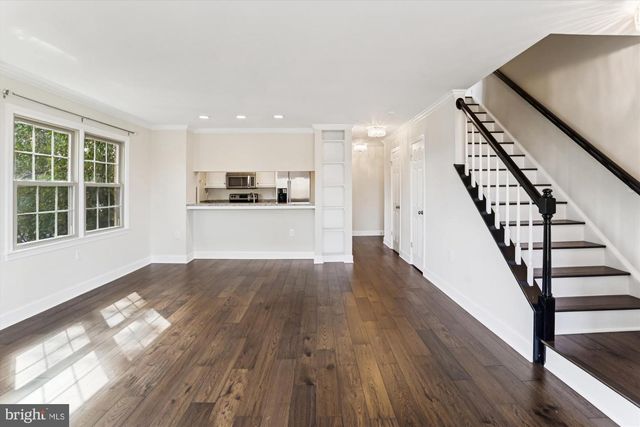 945 S SCOTT ST #2, Arlington, VA 22204