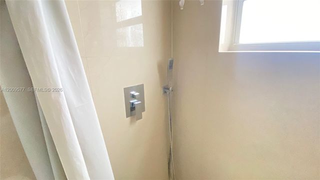 530 NW 99th Street, Miami, FL 33150