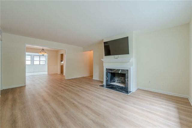 175 Maribeau Square NW, Atlanta, GA 30327