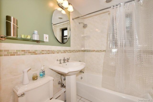 52-54 65th Place 1P, Maspeth, NY 11378