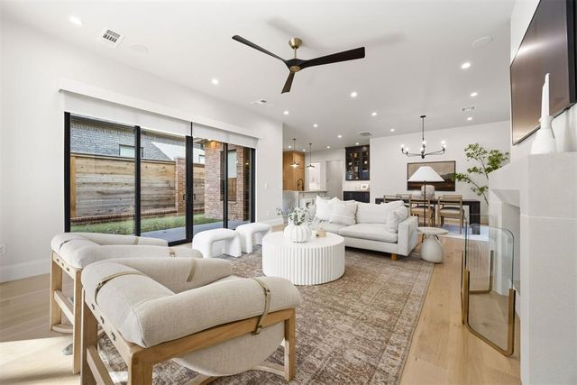 1129 NW 42nd Street, Oklahoma City, OK 73118