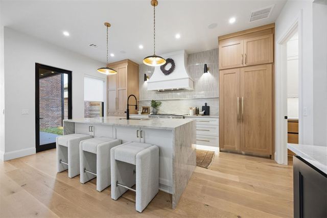 1129 NW 42nd Street, Oklahoma City, OK 73118