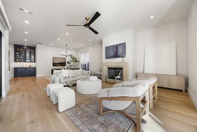 1129 NW 42nd Street, Oklahoma City, OK 73118