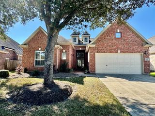 2422 S Venice Drive, Pearland, TX 77581