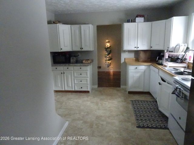 196 N Hagadorn Road, East Lansing, MI 48823