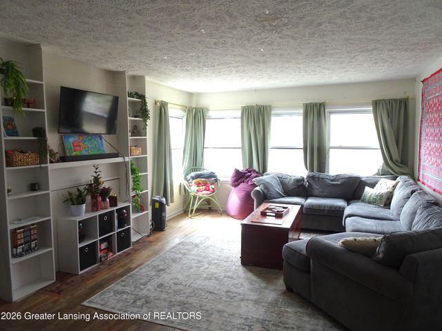 196 N Hagadorn Road, East Lansing, MI 48823