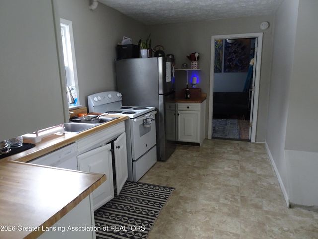 196 N Hagadorn Road, East Lansing, MI 48823