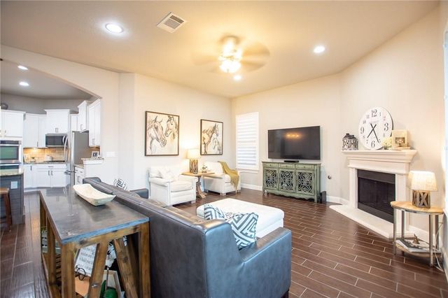 22521 Rock Wren RD, Spicewood, TX 78669