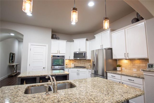 22521 Rock Wren RD, Spicewood, TX 78669