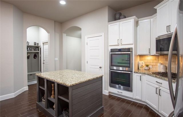 22521 Rock Wren RD, Spicewood, TX 78669