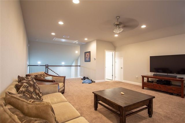 22521 Rock Wren RD, Spicewood, TX 78669