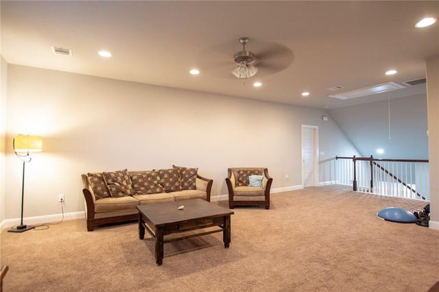 22521 Rock Wren RD, Spicewood, TX 78669