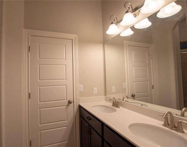22521 Rock Wren RD, Spicewood, TX 78669
