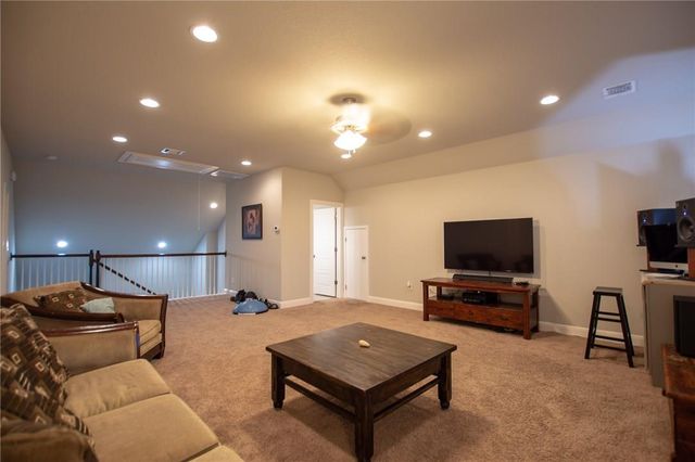 22521 Rock Wren RD, Spicewood, TX 78669