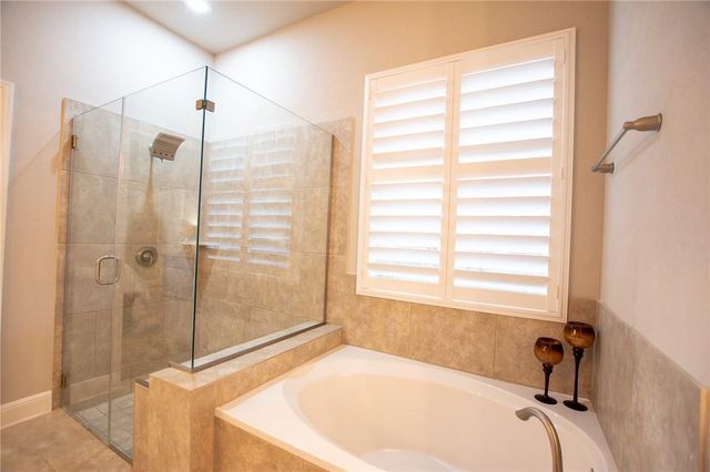 22521 Rock Wren RD, Spicewood, TX 78669