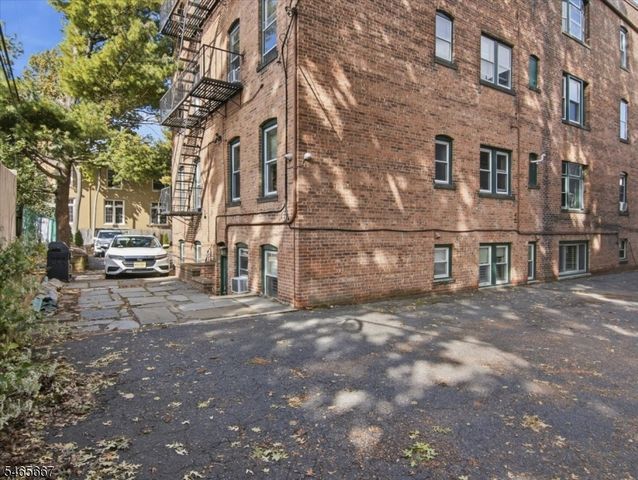 30 The Crescent C007, Montclair Twp., NJ 07042