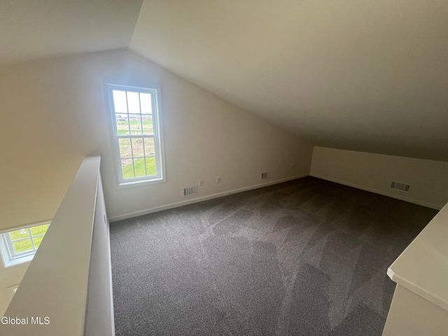 31 Paar Way, Halfmoon, NY 12118