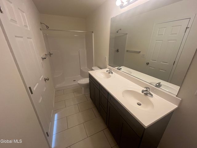 31 Paar Way, Halfmoon, NY 12118