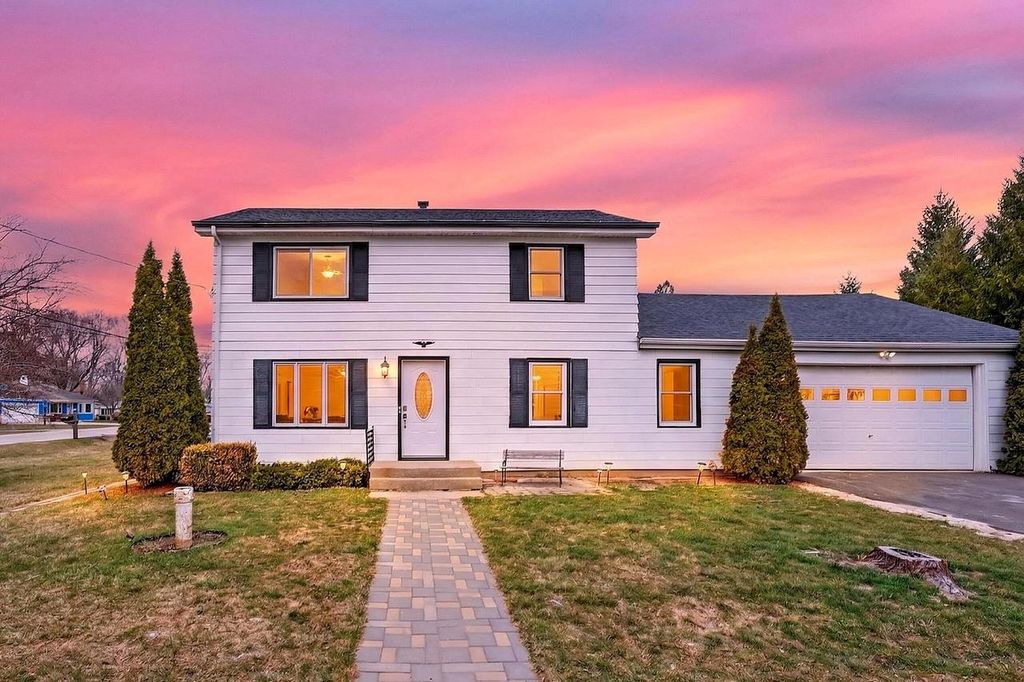 8200 N 44th STREET, Brown Deer, WI 53223