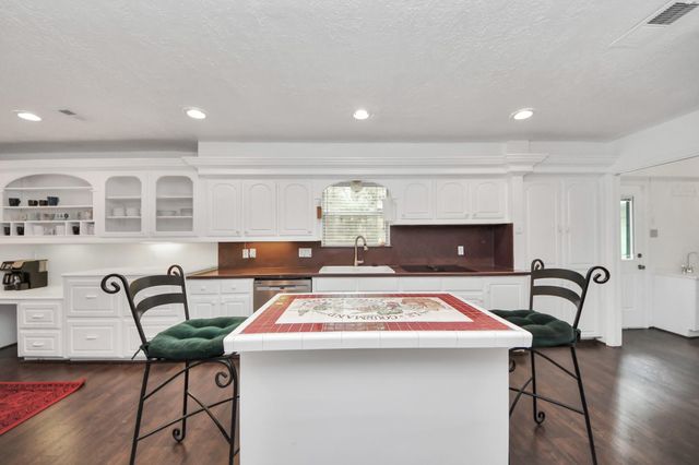 1502 Southern Pines Court, Houston, TX 77339