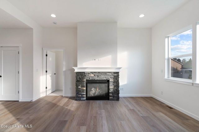 1742 W ALSEA LP, Post Falls, ID 83854