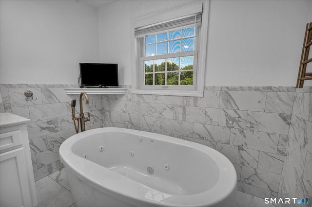 42 Lakeview Drive, Wolcott, CT 06716
