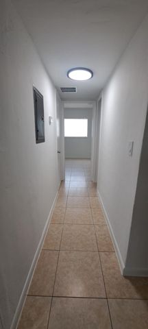 3030 NE 21st Ter 8, Fort Lauderdale, FL 33306