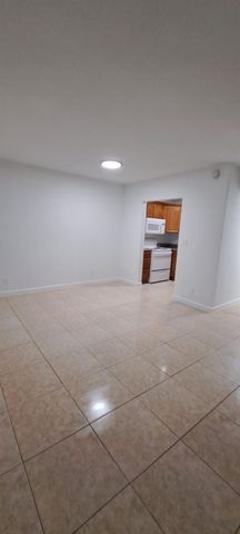 3030 NE 21st Ter 8, Fort Lauderdale, FL 33306