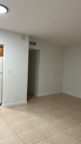 3030 NE 21st Ter 8, Fort Lauderdale, FL 33306