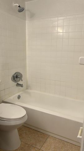 3030 NE 21st Ter 8, Fort Lauderdale, FL 33306