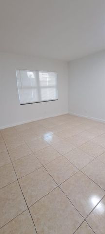 3030 NE 21st Ter 8, Fort Lauderdale, FL 33306