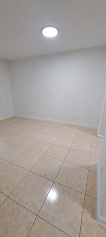 3030 NE 21st Ter 8, Fort Lauderdale, FL 33306