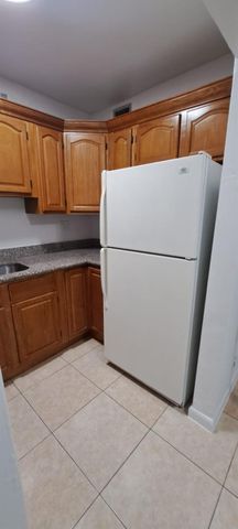 3030 NE 21st Ter 8, Fort Lauderdale, FL 33306